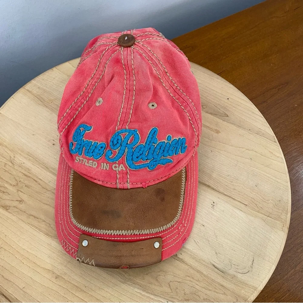 True Religion VTG The Buddha Red and Leather Distressed Hat Y2K Red Blue RARE‎